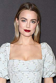 How tall is Rebecca Rittenhouse?